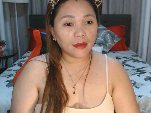 AsianHotMama143