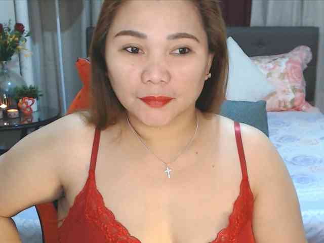 AsianHotMama143 webcam