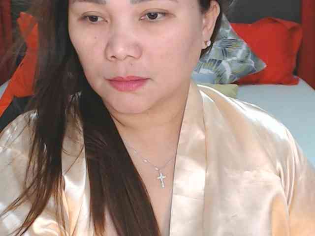 AsianHotMama143 webcam