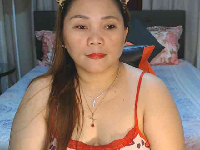 AsianHotMama143