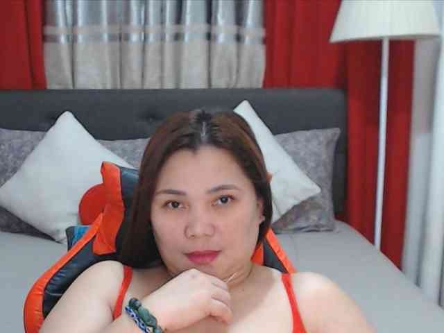 AsianHotMama143