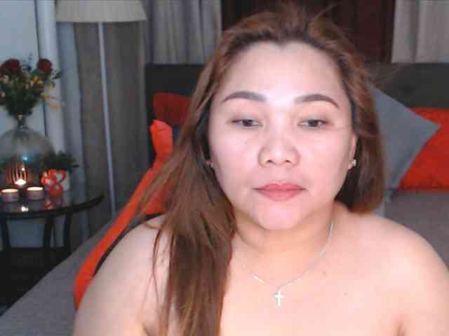 AsianHotMama143 webcam
