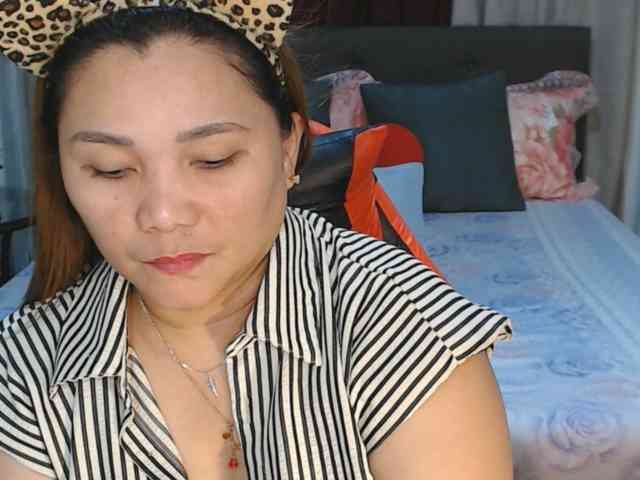 AsianHotMama143