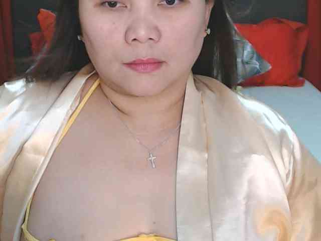 AsianHotMama143 webcam