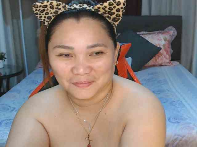 AsianHotMama143