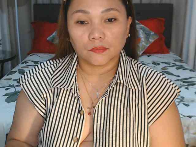 AsianHotMama143
