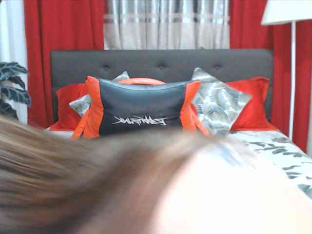 AsianHotMama143 webcam