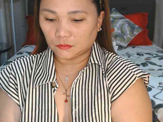 AsianHotMama143