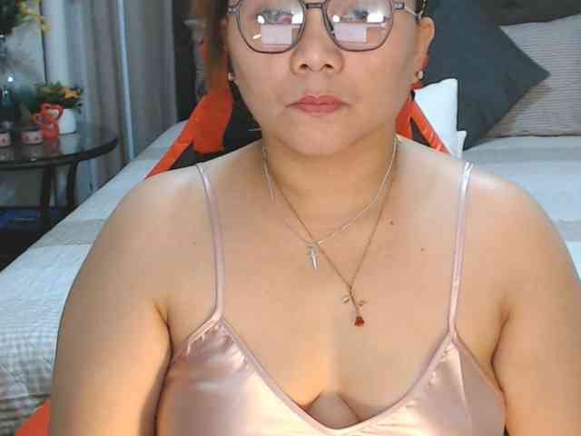 Model: AsianHotMama143