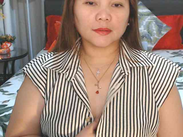 AsianHotMama143