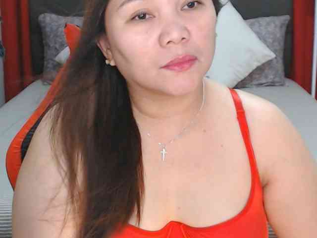 AsianHotMama143 webcam