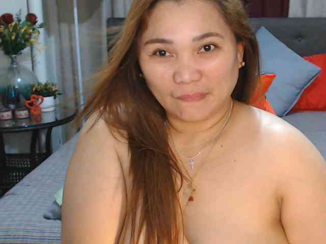 AsianHotMama143 webcam