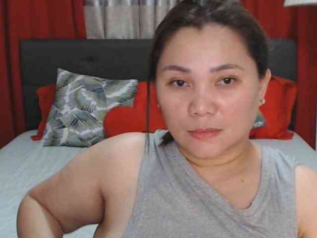AsianHotMama143