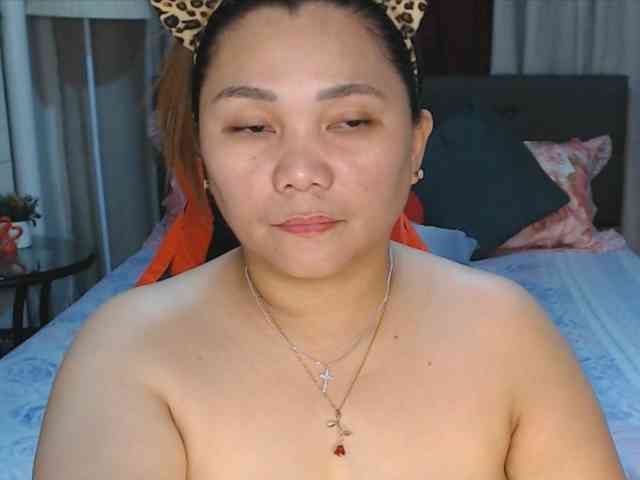 AsianHotMama143