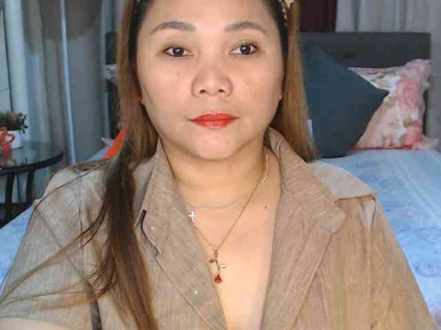 AsianHotMama143