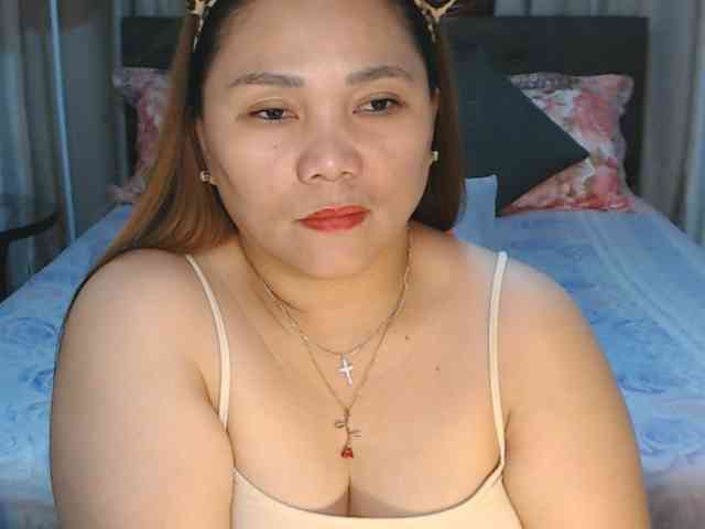 AsianHotMama143