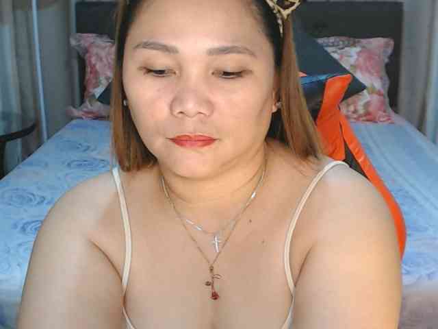 AsianHotMama143
