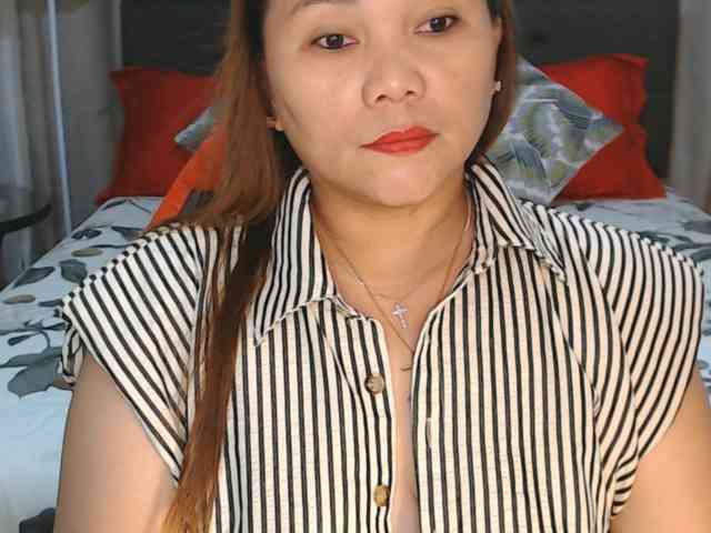 AsianHotMama143