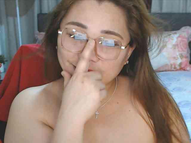 AsianHotMama143 webcam