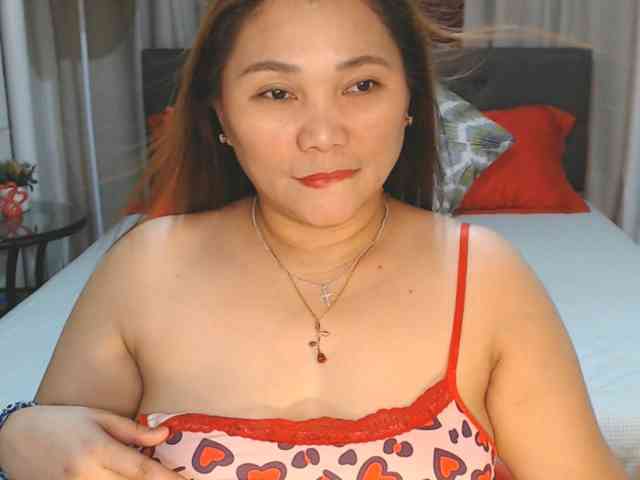 AsianHotMama143 webcam