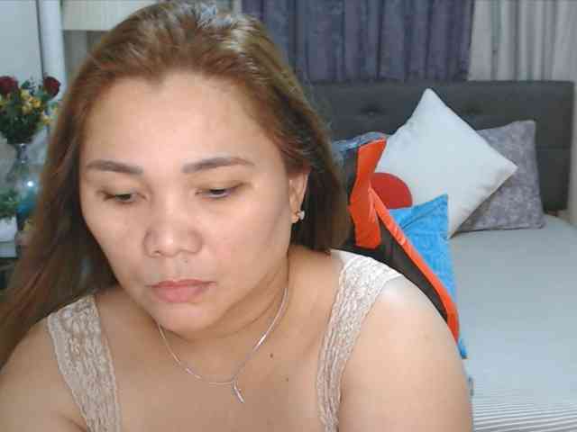 AsianHotMama143
