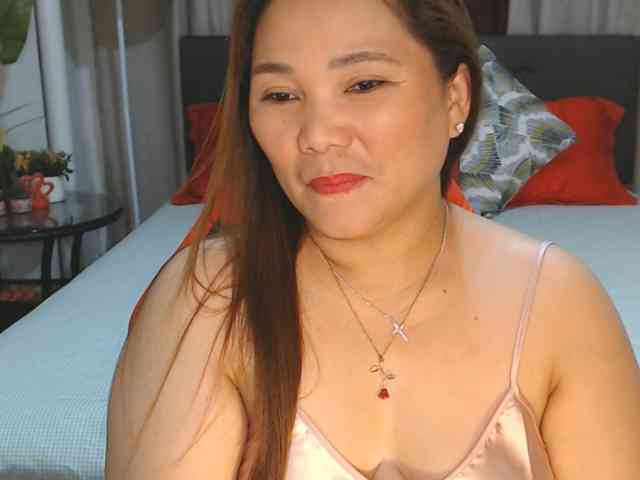 AsianHotMama143
