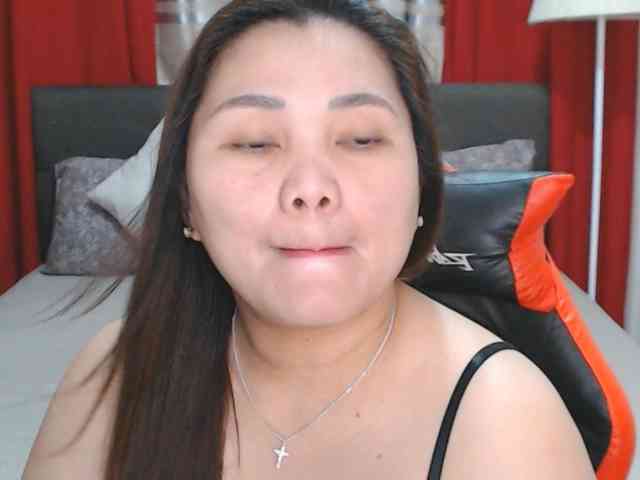 AsianHotMama143