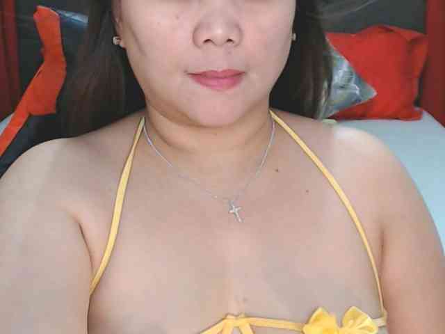 AsianHotMama143 webcam