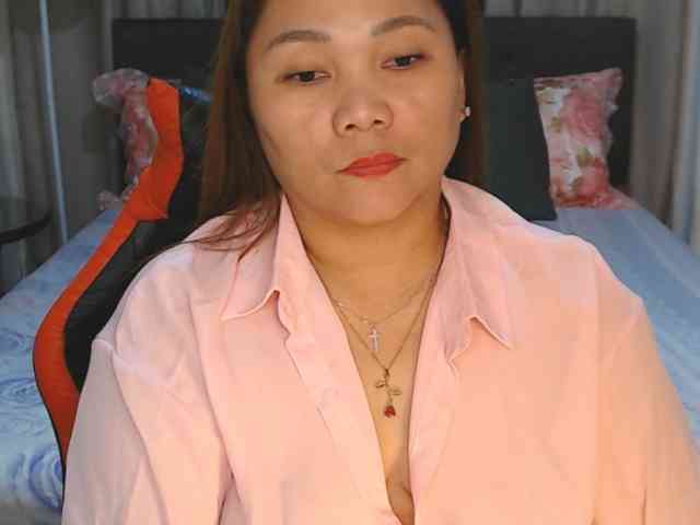 AsianHotMama143