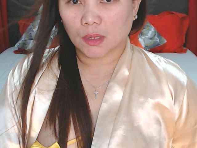 AsianHotMama143 webcam