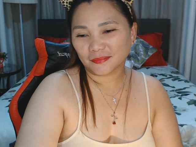 AsianHotMama143