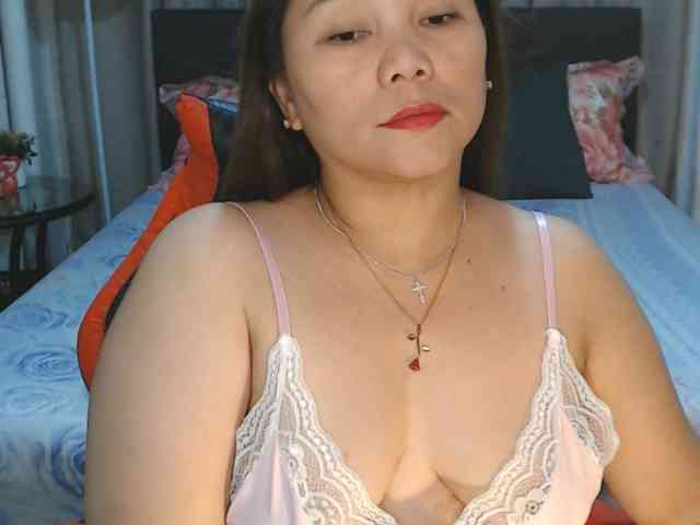 AsianHotMama143