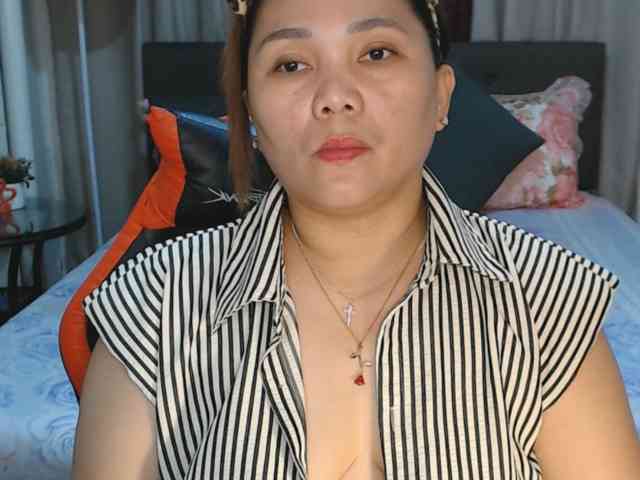 AsianHotMama143