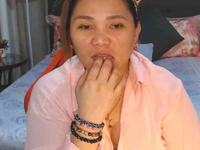 AsianHotMama143's webcam live show