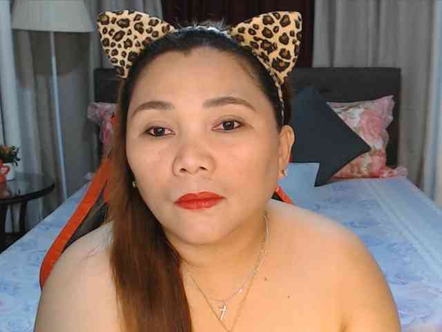 AsianHotMama143
