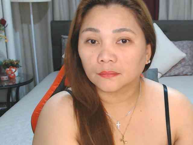 AsianHotMama143