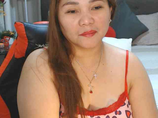 AsianHotMama143 webcam