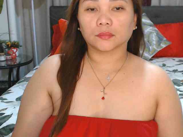AsianHotMama143 webcam