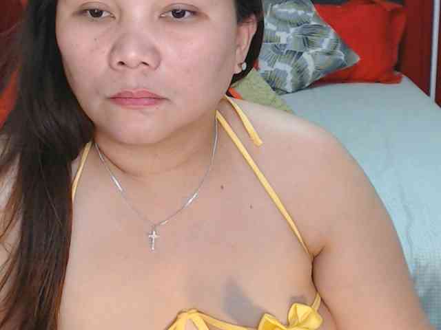 AsianHotMama143 webcam