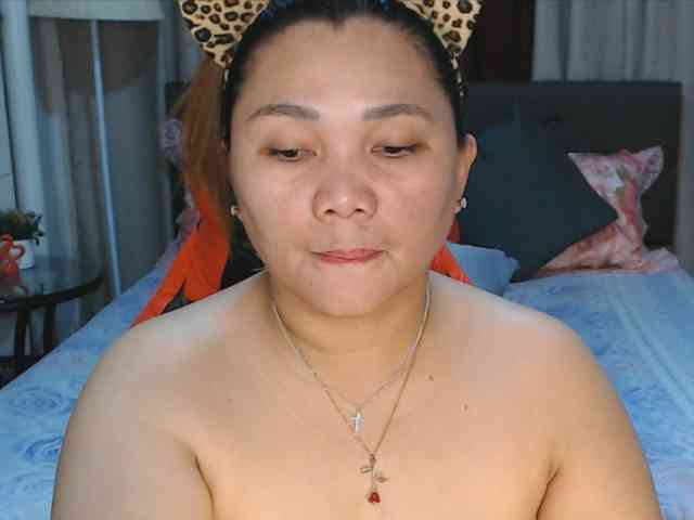 AsianHotMama143