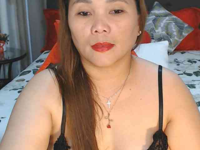 AsianHotMama143