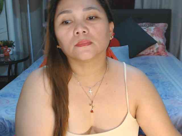 AsianHotMama143