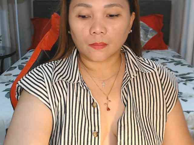 AsianHotMama143