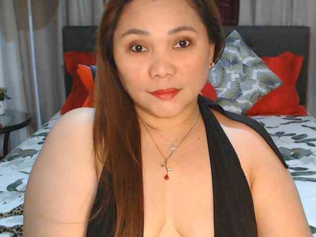 AsianHotMama143