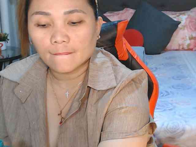 AsianHotMama143