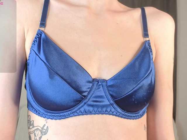 MeganFOXYYY live cam on BongaCams