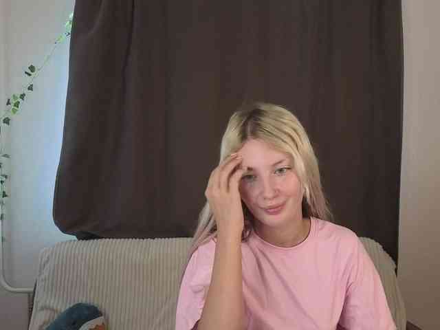 MeganFOXYYY webcam