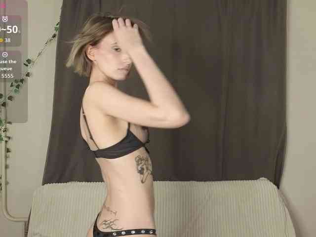 MeganFOXYYY webcam