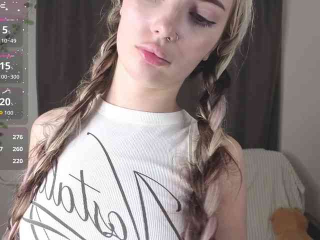MeganFOXYYY webcam