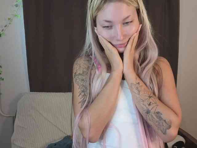 MeganFOXYYY webcam